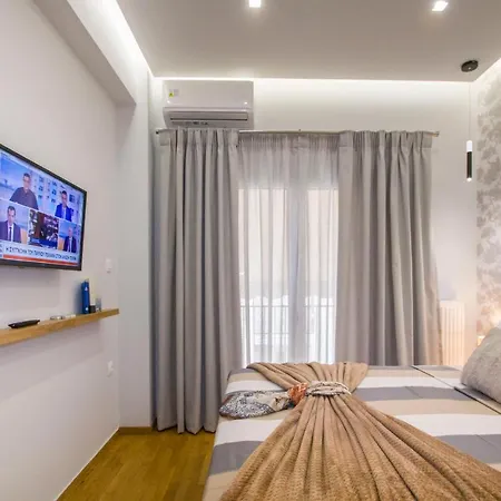 Luxurious Apt Near Ampelokipoi Metro Station 雅典 Exterior photo
