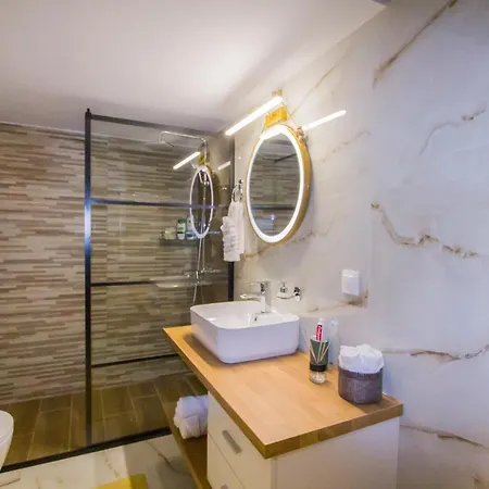 Luxurious Apt Near Ampelokipoi Metro Station 雅典 Exterior photo